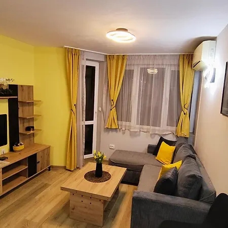 Golden Urban, до центъра и университета, бърз Wifi * Burgas
