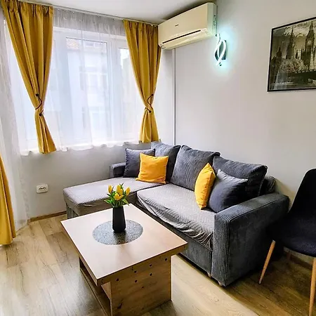 Golden Urban, до центъра и университета, бърз Wifi Apartment *